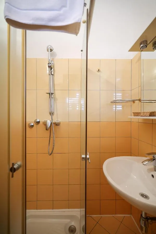 Rooms Leo Zadar Guest house