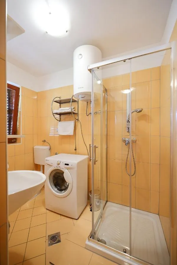 Guest house Rooms Leo Zadar