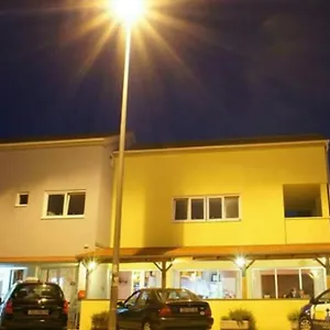  Guest house Urnebes